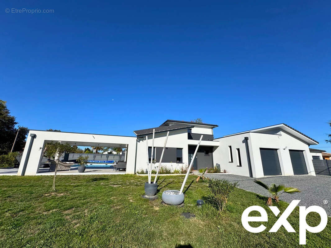 Maison à SAINT-GENES-DE-FRONSAC