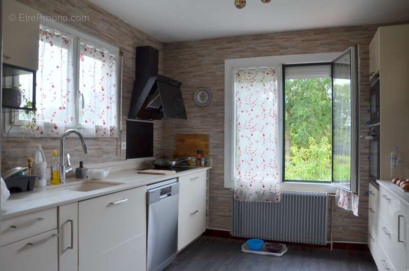 Maison à LE MESNIL-EN-VALLEE