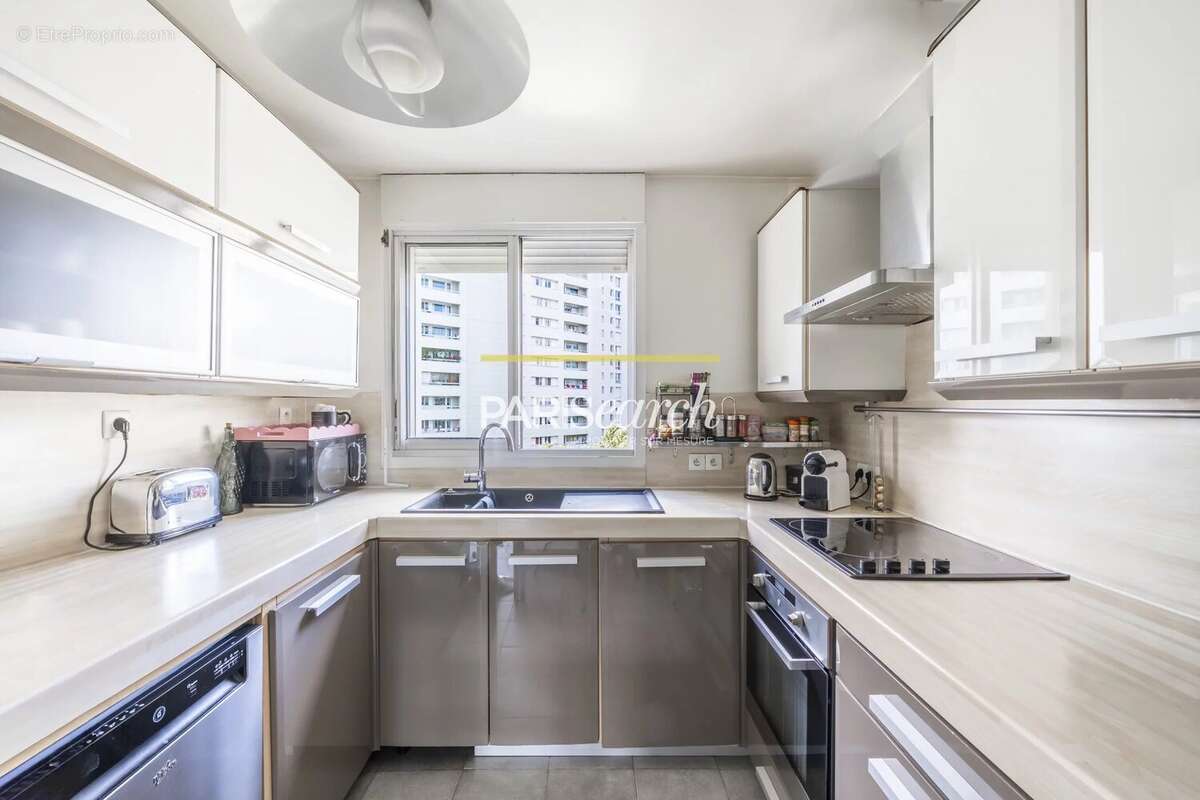 Appartement à LEVALLOIS-PERRET