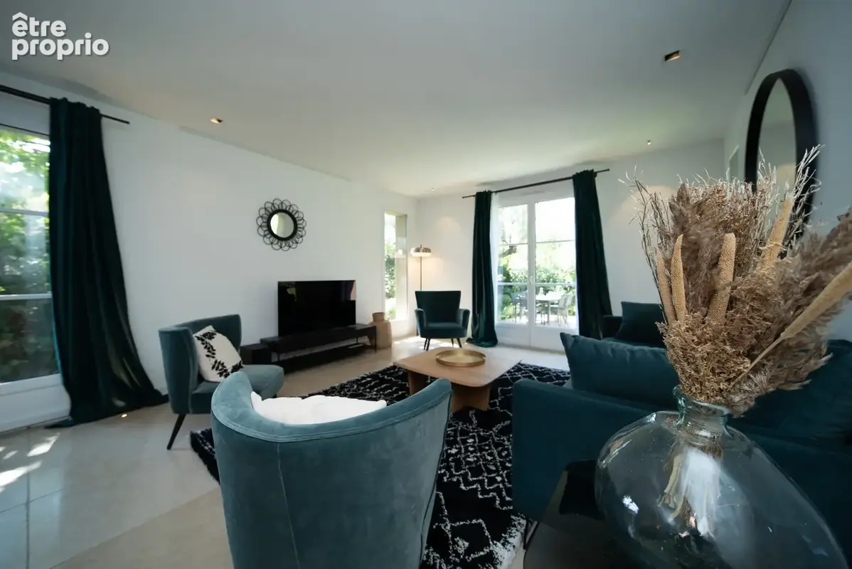 EXTREMEMENT RARE : Maison de village aux prestations premium - photo 4