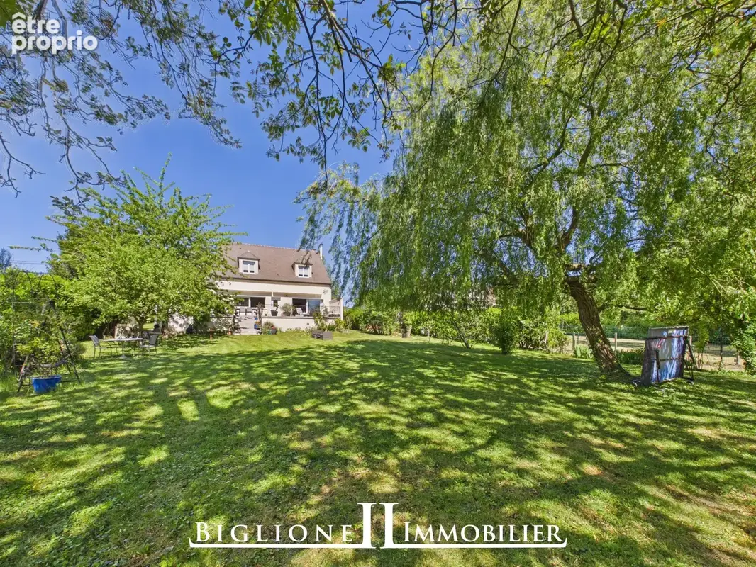 Maison 216 m² à Montfermeil  - photo 2
