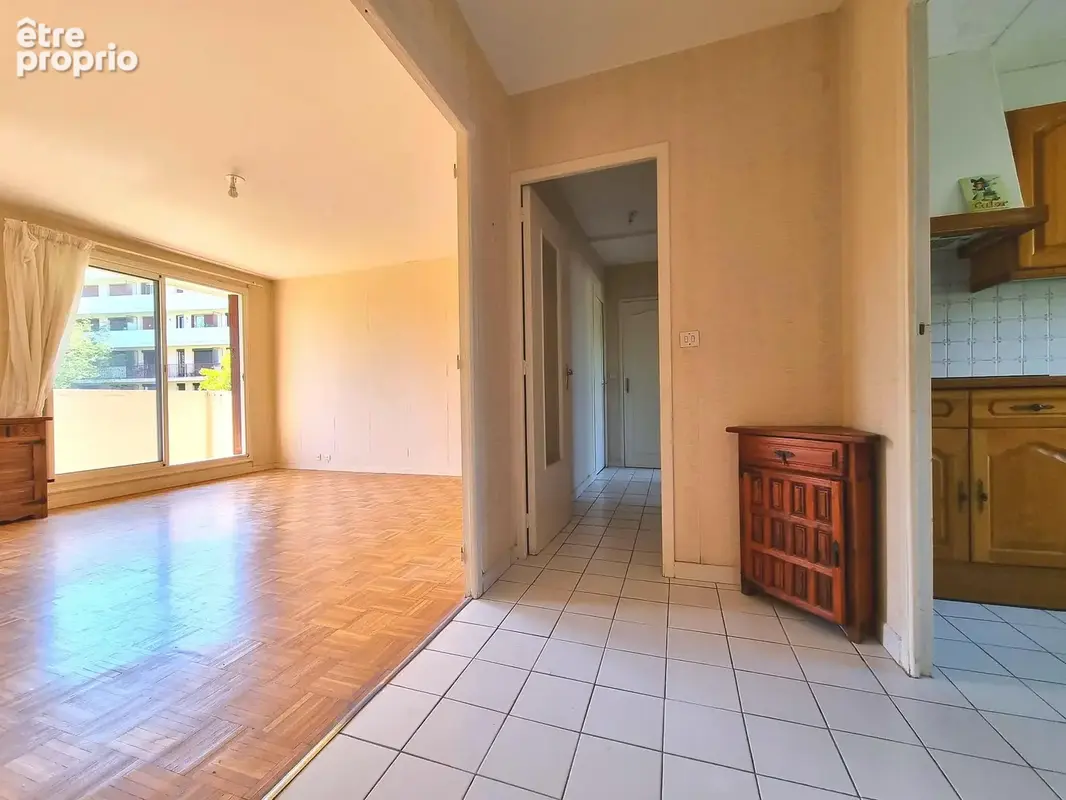 Appartement 79 m² à Saint-Priest  - photo 4