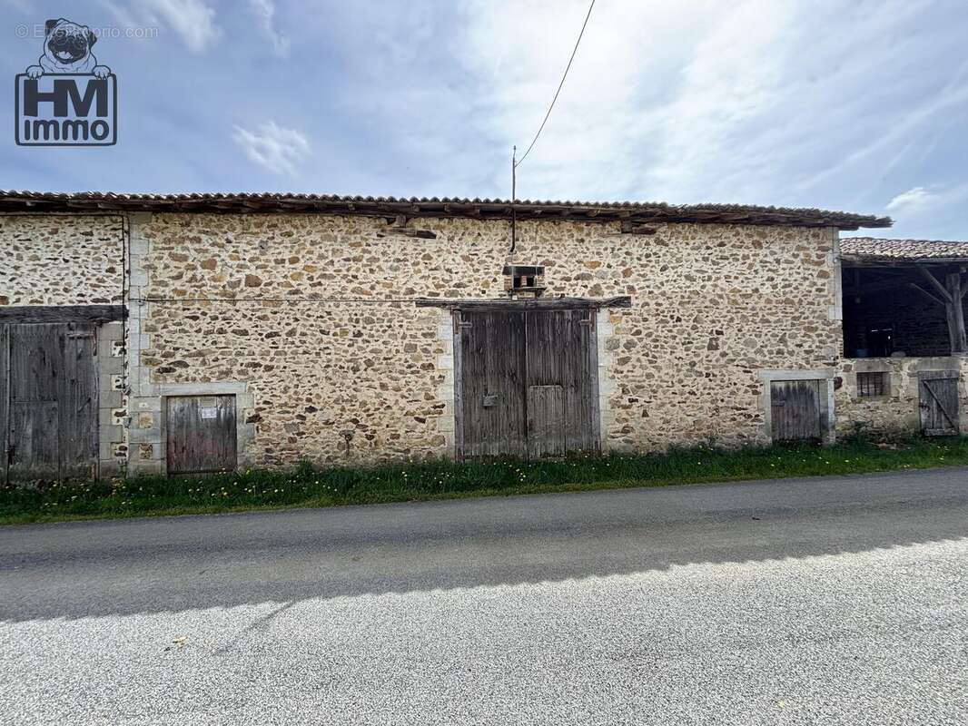 n°1 - Maison à VAYRES