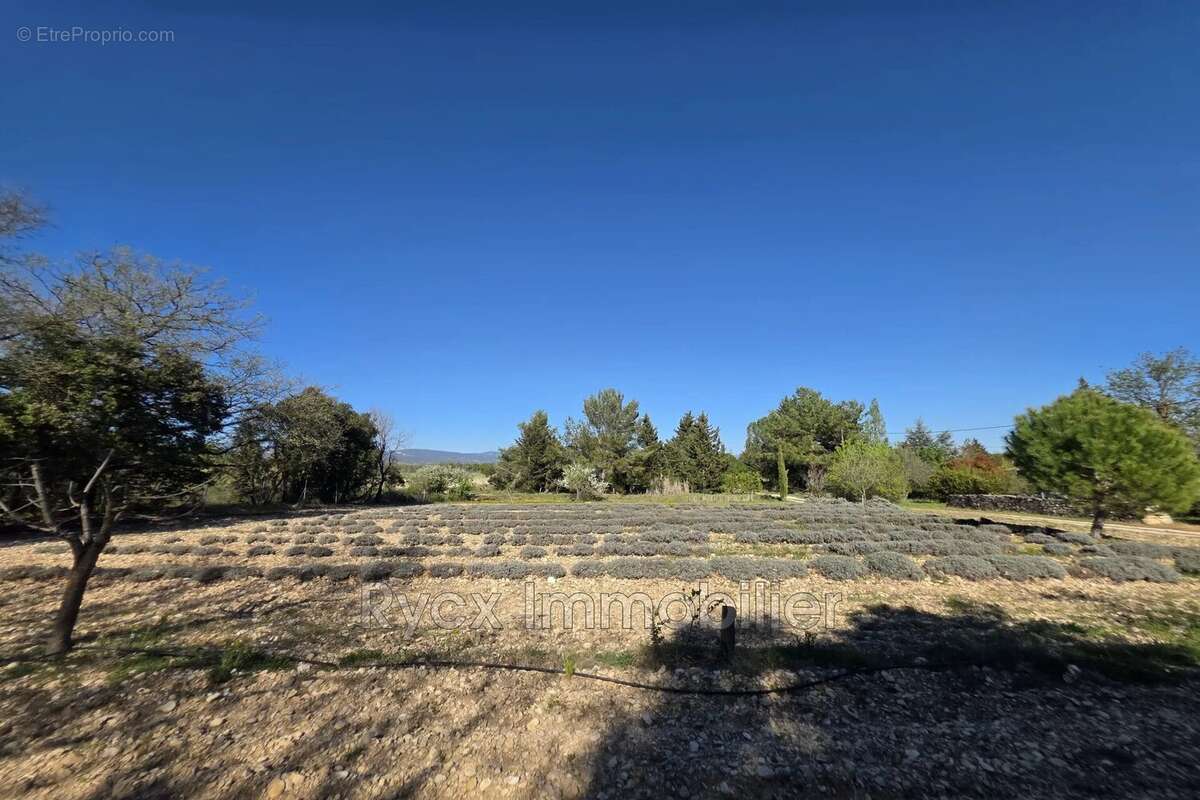 Maison 150 m² à Gordes  - photo 2