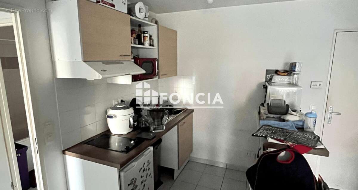 T2 en residence recente avec balcon parking vendu libre d occupation - photo 2