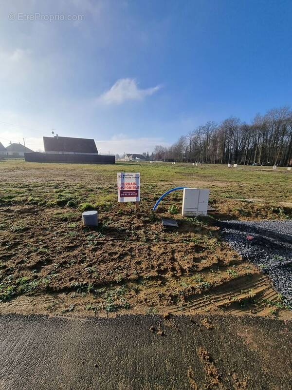 Terrain à TRACY-LE-VAL