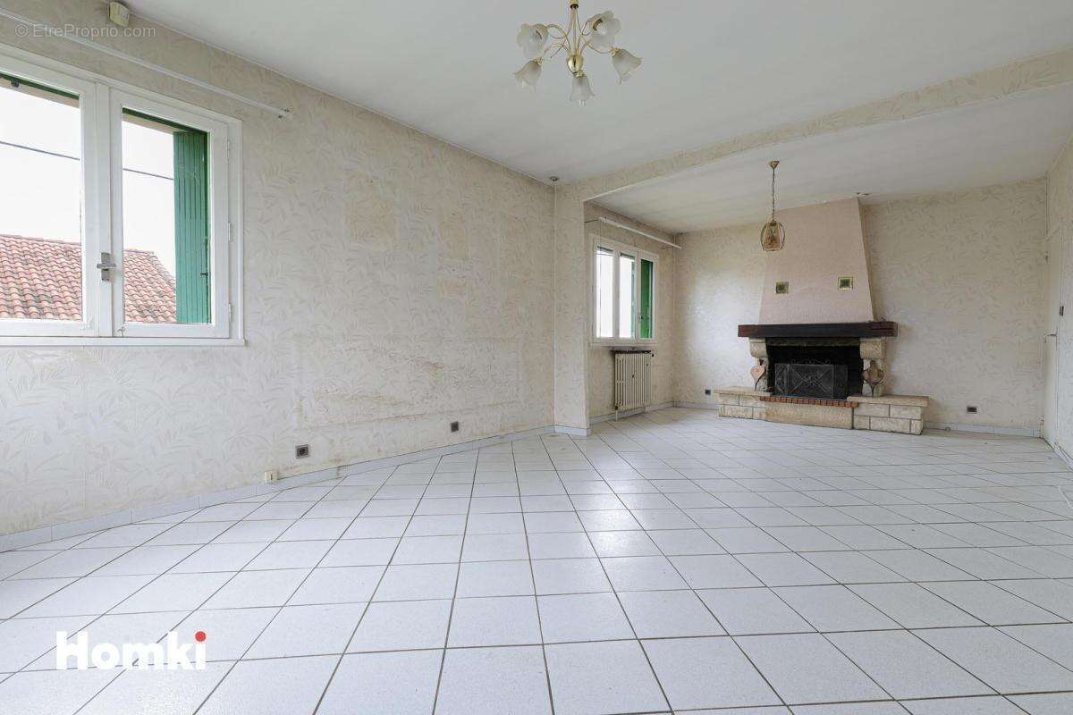 Maison/Villa T5 de 113 m2 + terrain de 2174 m2 à Saubens 31600 - photo 2