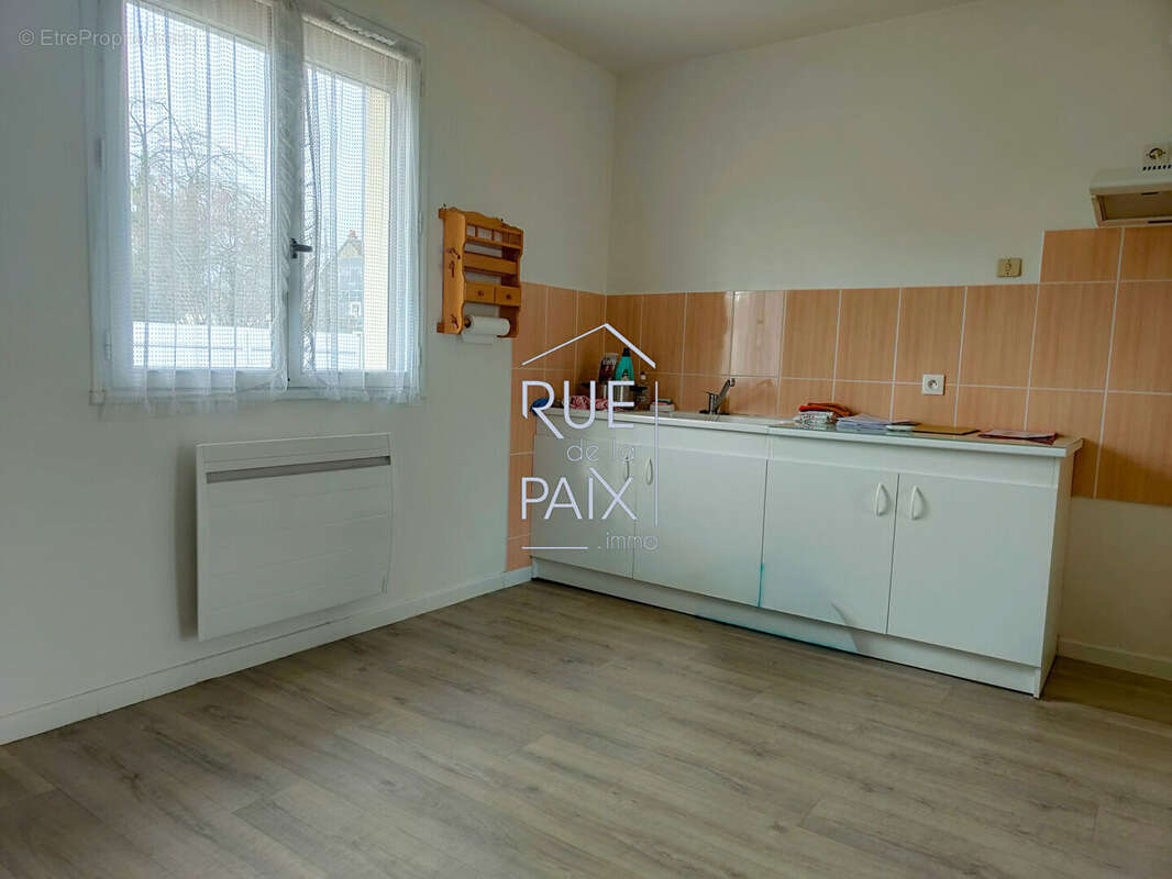 Maison à LENCLOITRE