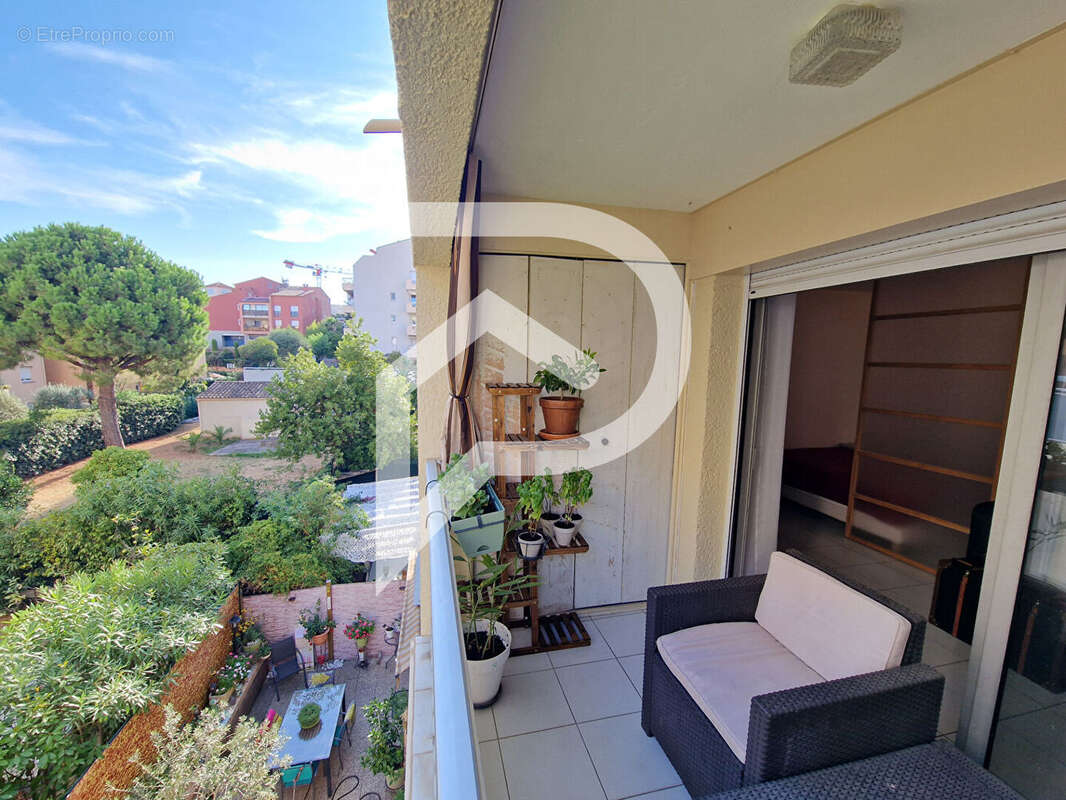 Appartement à SAINT-LAURENT-DU-VAR