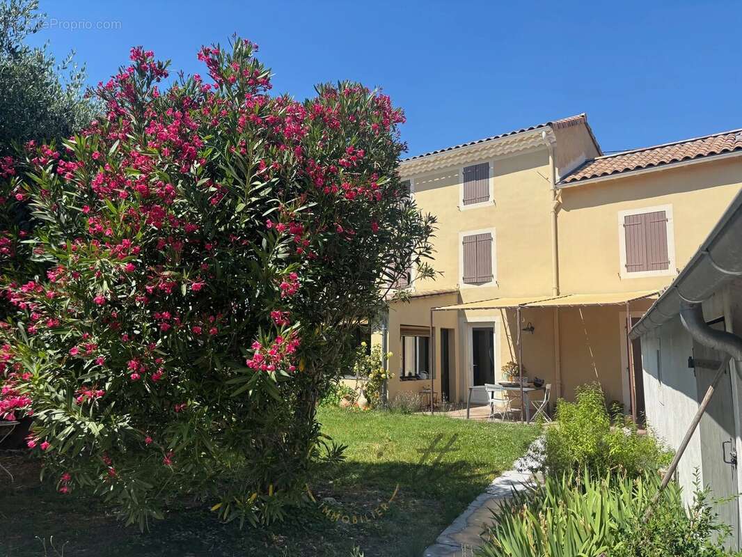 Maison à MONTELIMAR