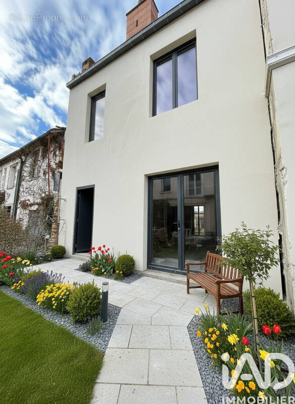 Photo 1 - Maison à VALERGUES