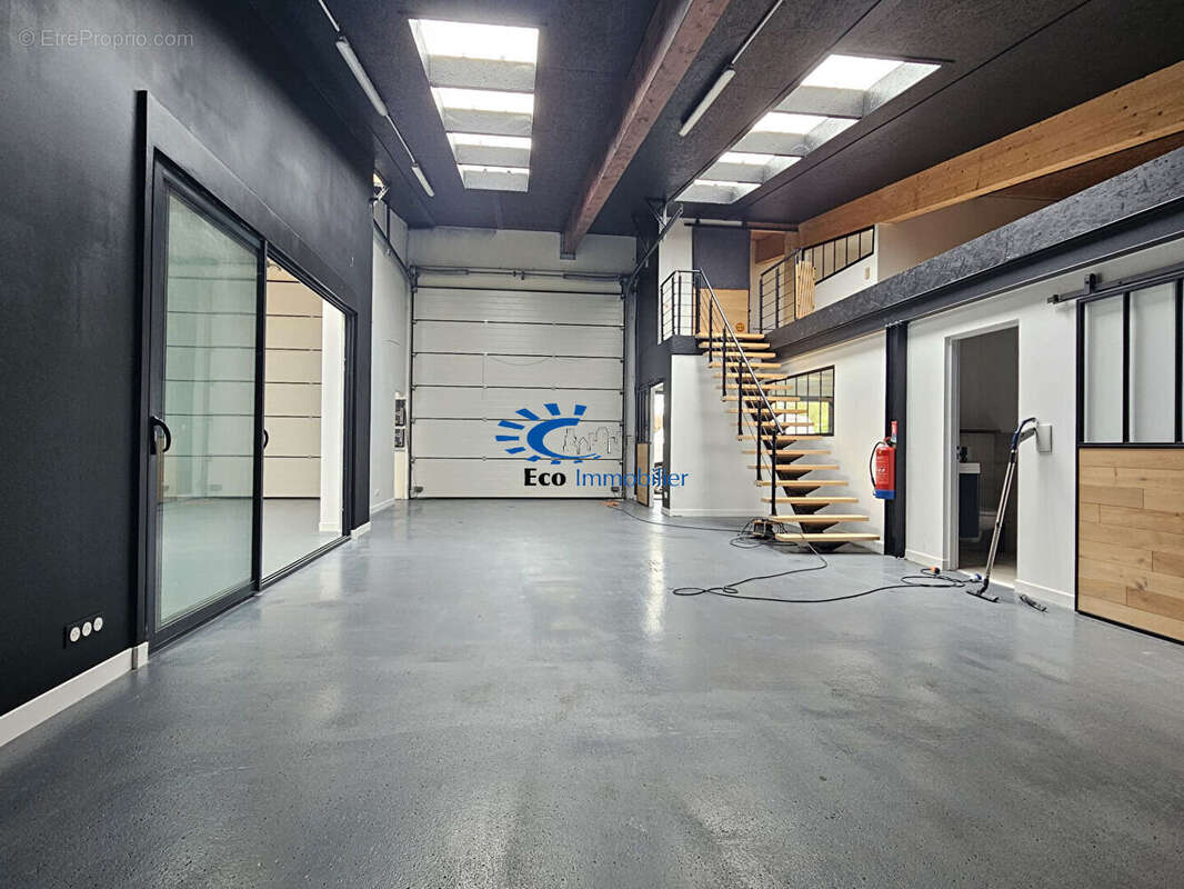 Commerce à SAINT-VIVIEN