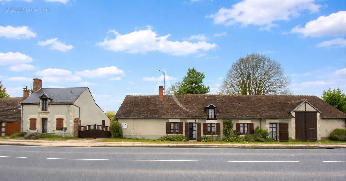 Maison à LOURY