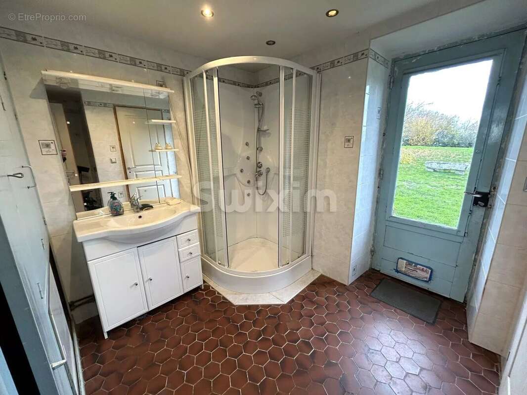 Maison à QUARRE-LES-TOMBES