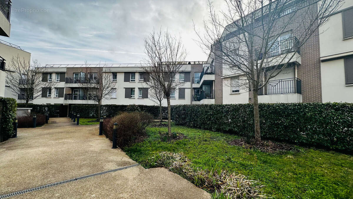 Appartement à FONTENAY-LE-FLEURY