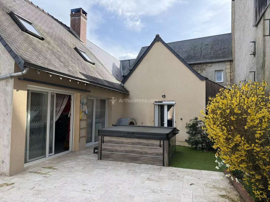 Maison à COURDEMANCHE