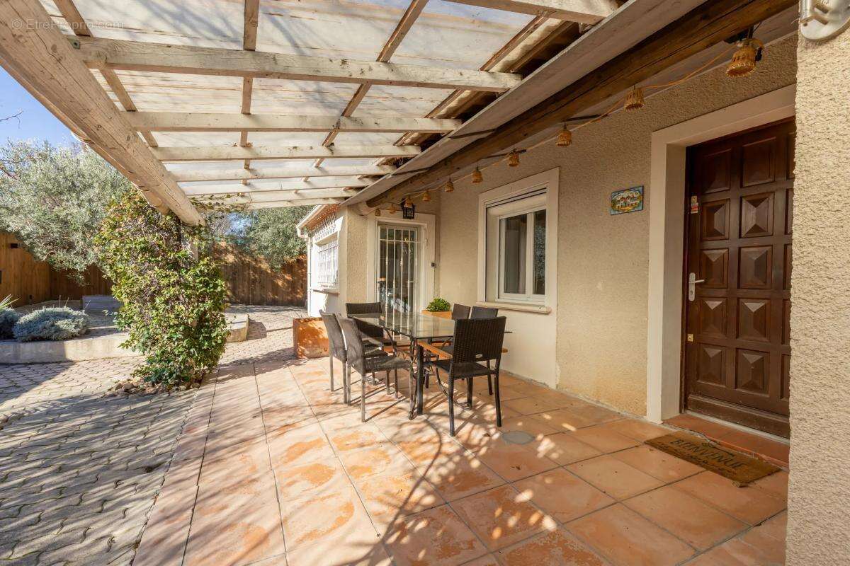 Maison à SAINT-GILLES