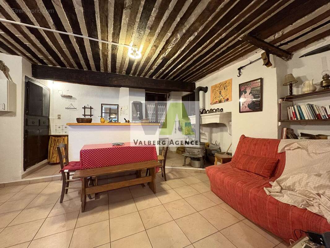 Appartement à PEONE