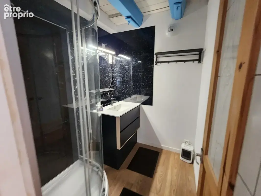 Adriers - Corps de ferme rénové de 3 chambres avec jardin. Classement énergétique A ! Une maison exceptionnelle. - photo 9