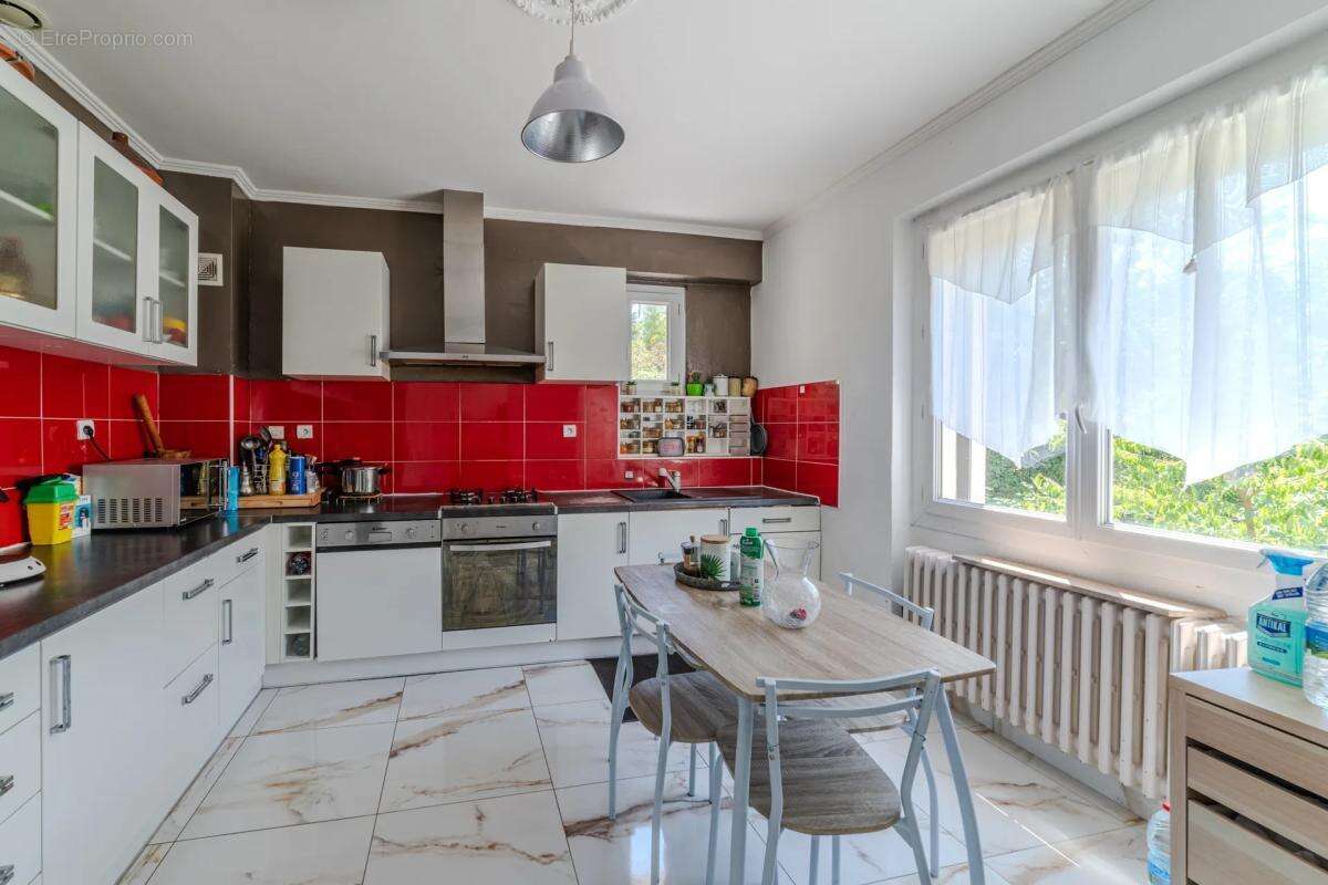 69400 - ARNAS - Maison familiale de 133 m² avec terrain - photo 4