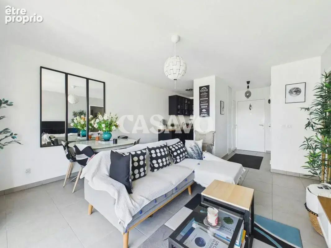 Vente Appartement 3 pièces de 57m² - 69800 Saint-Priest - photo 2
