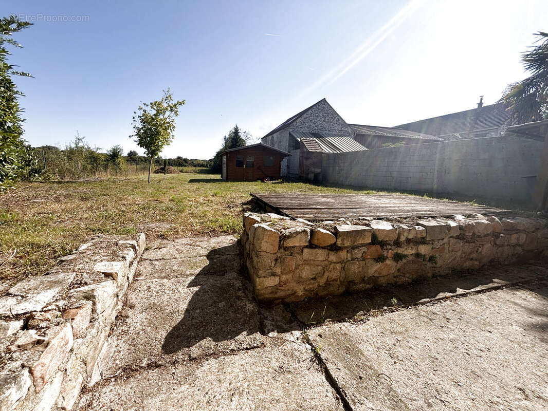 Maison à THIERS-SUR-THEVE