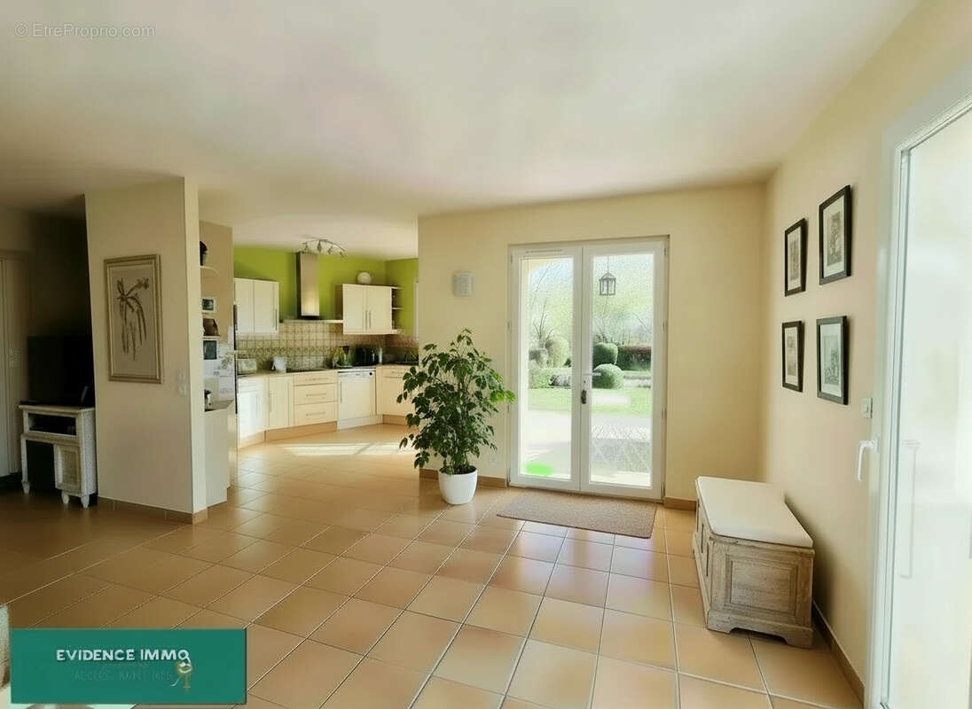 Maison 4 chambres + bureau, sur 3 000 m2 de terrain. - photo 4