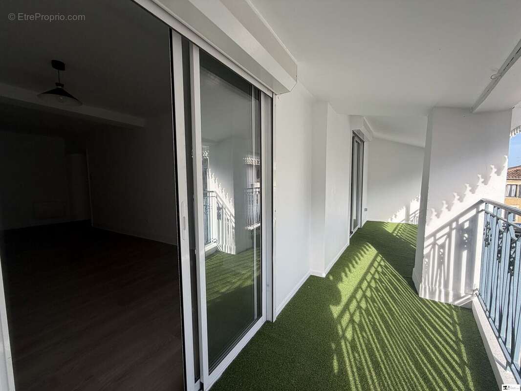 Appartement à CAZERES