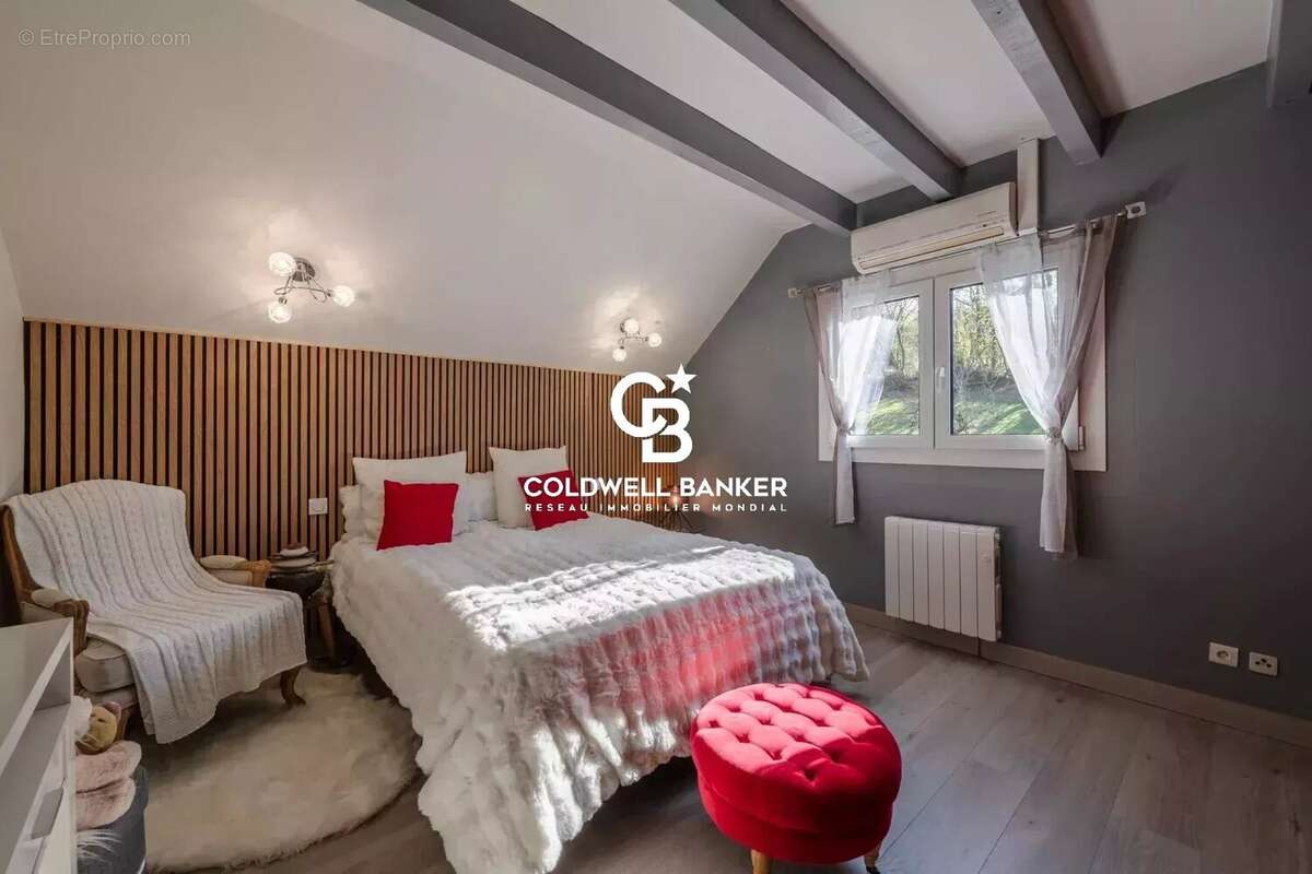 Maison à MONTAGNOLE