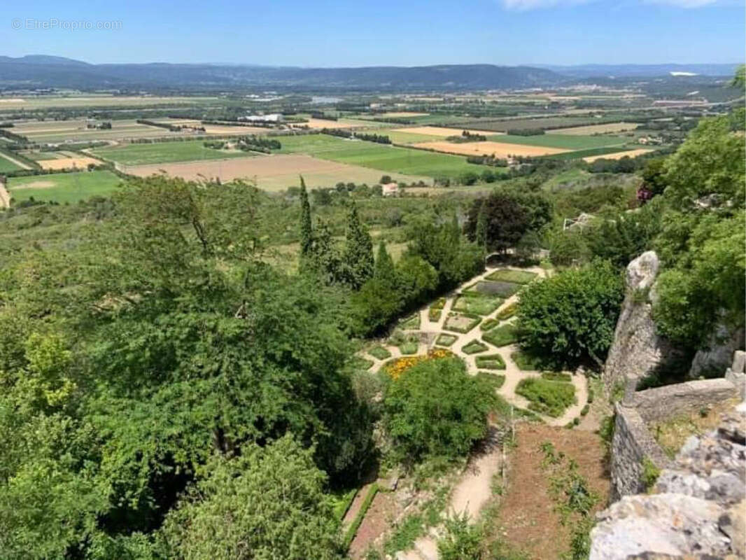Maison à LA GARDE-ADHEMAR