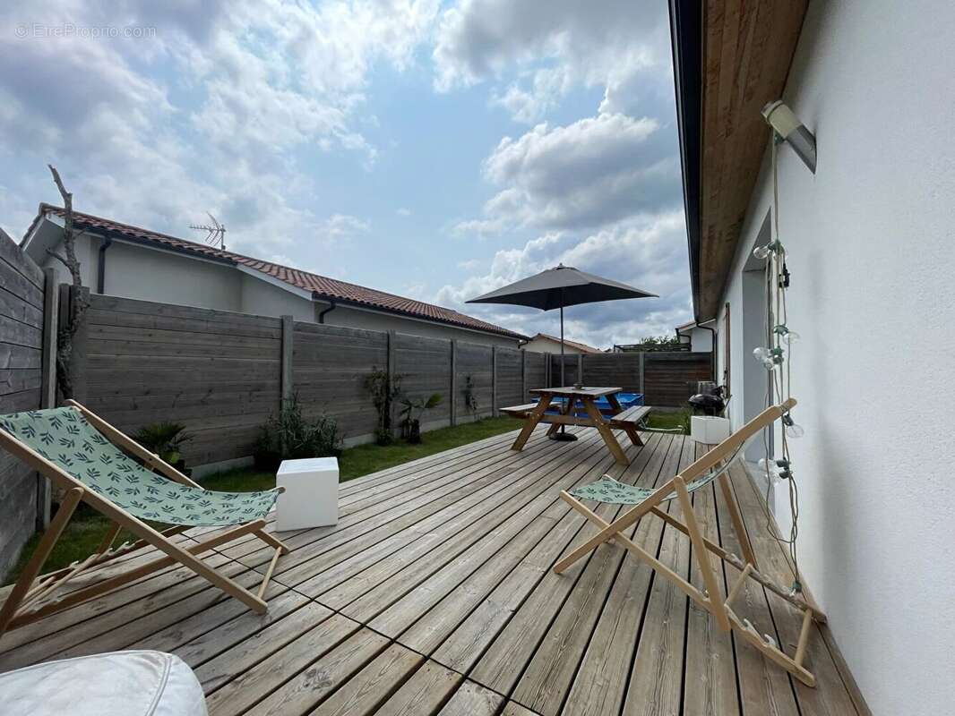 Maison à PARENTIS-EN-BORN