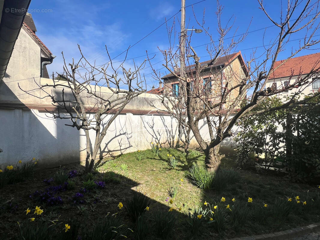 Maison à VILLENEUVE-LE-ROI