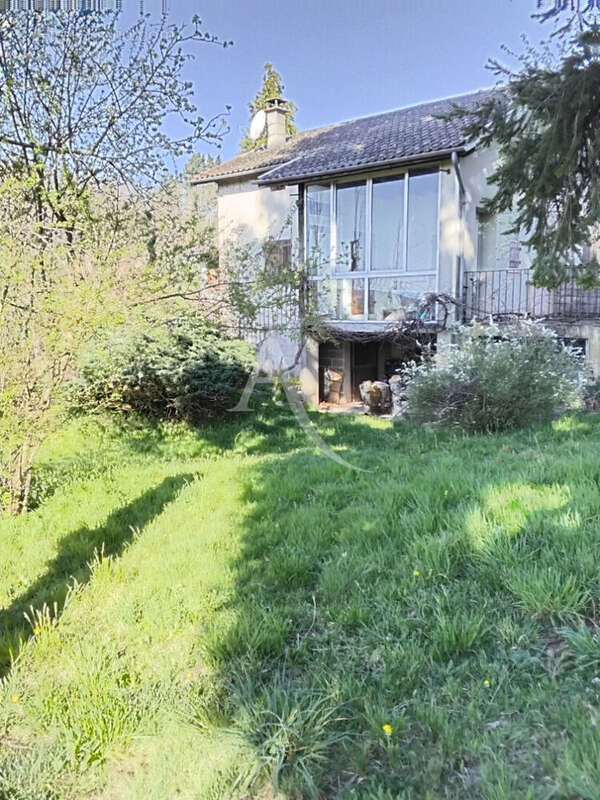 Maison à AUGEROLLES