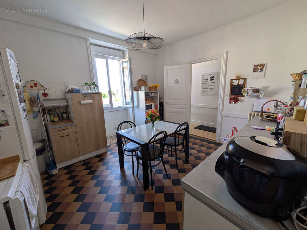 Appartement à LE COTEAU