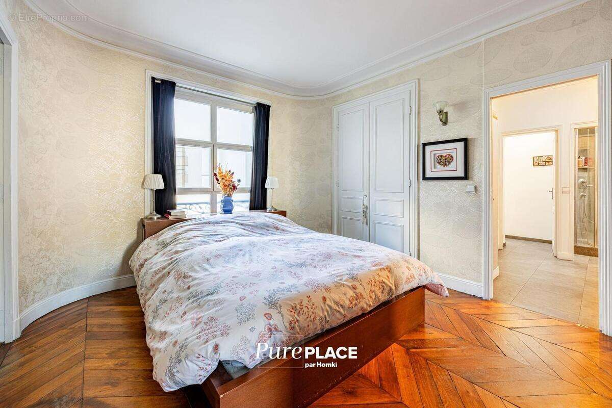 Appartement à PARIS-9E