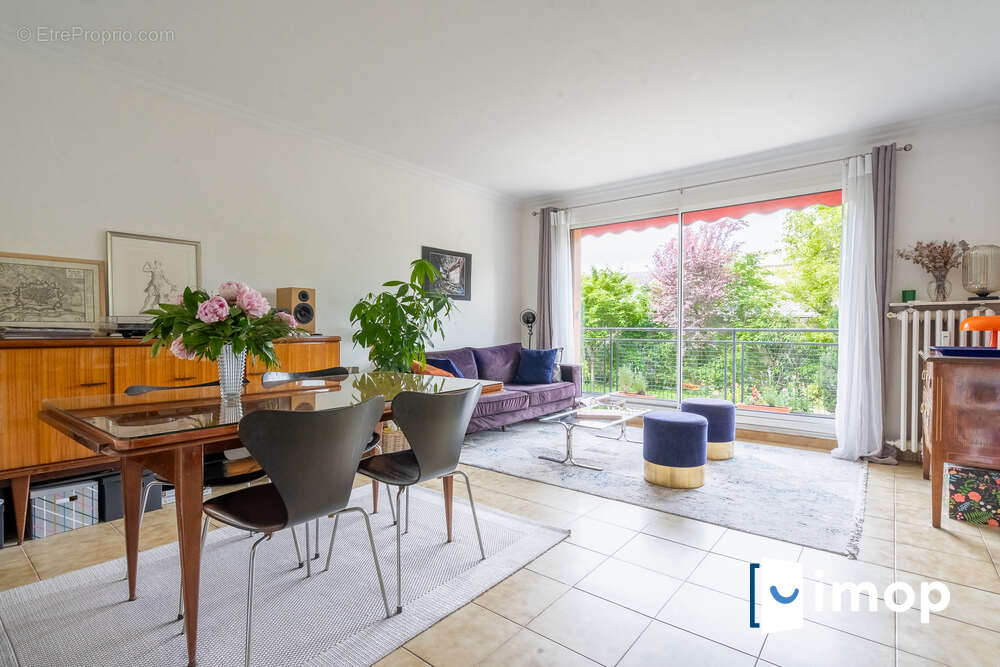 Appartement à LES LILAS