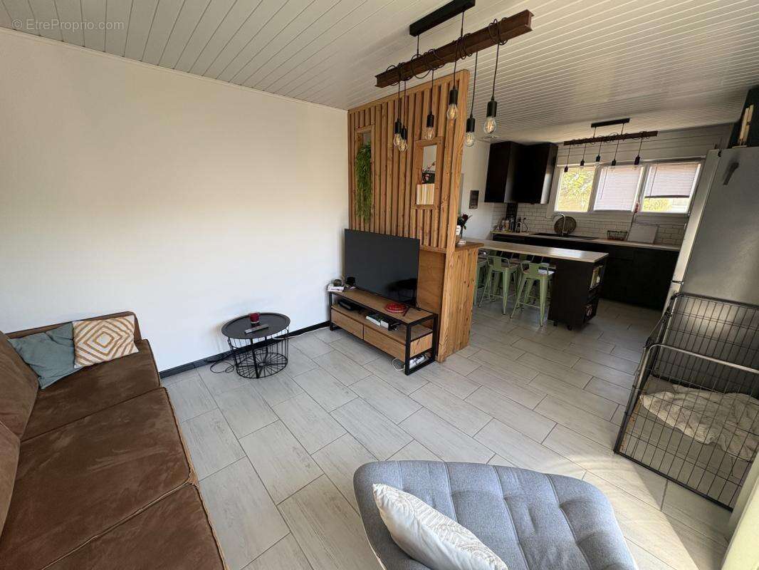 A vendre maison renovee avec jardin et piscine - photo 8