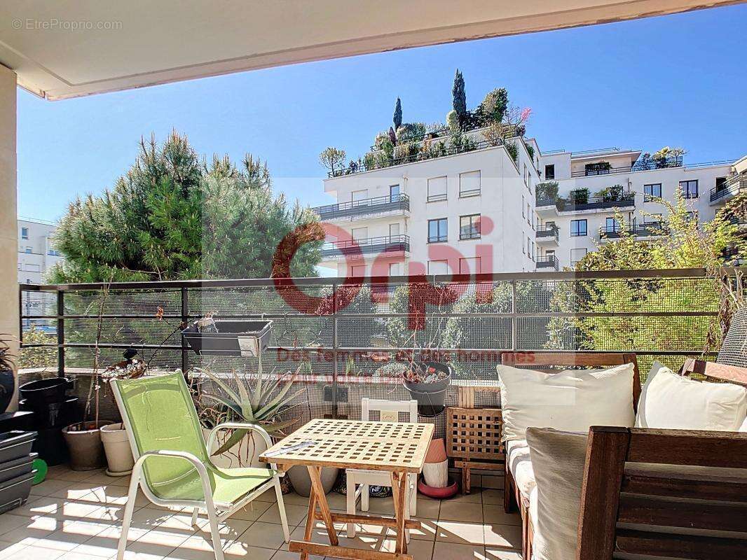Appartement à ISSY-LES-MOULINEAUX