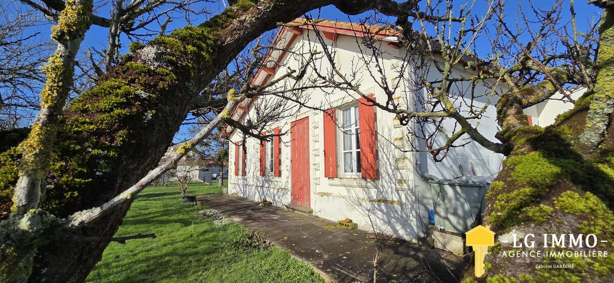 Maison à MORTAGNE-SUR-GIRONDE
