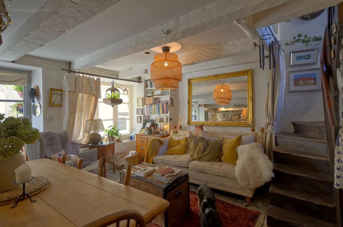 Appartement à NANTEUIL-EN-VALLEE