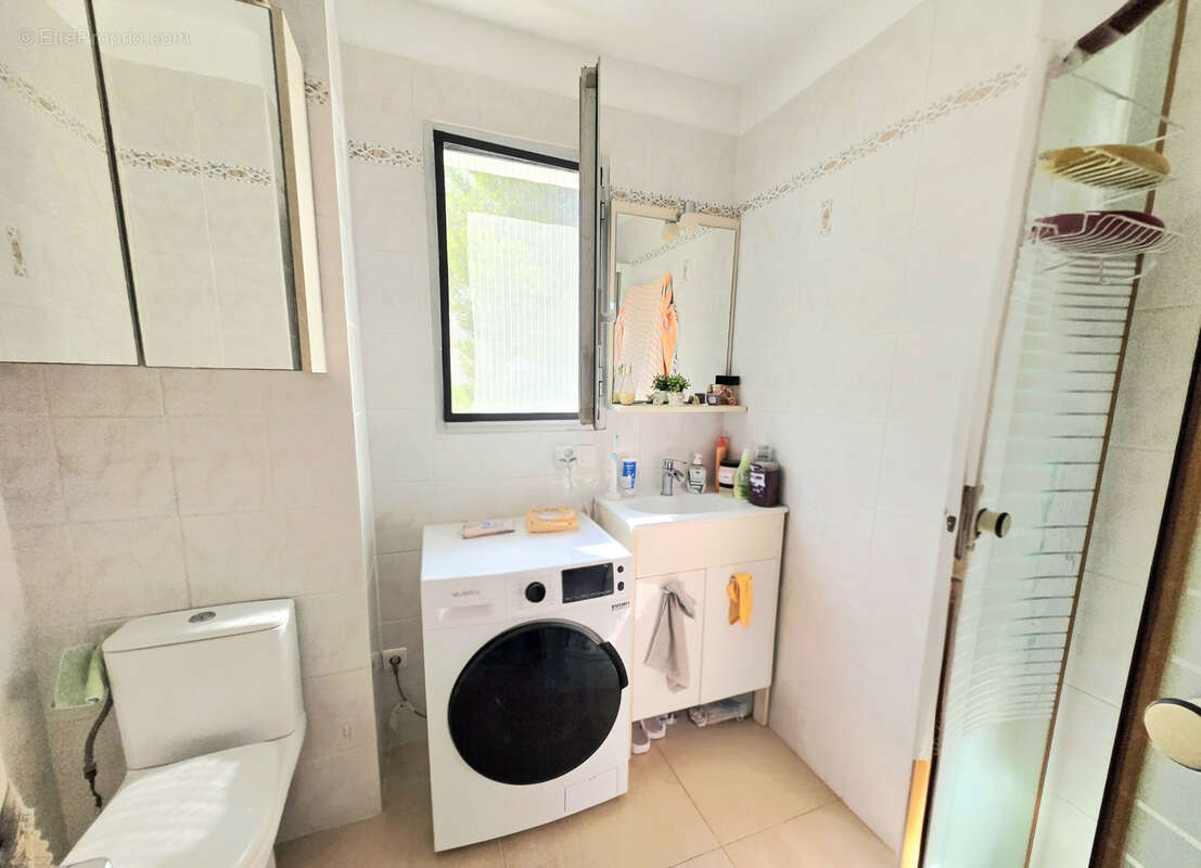 Exclusivite - pin rolland - studio entierement renove - vendu avec une cave - photo 7