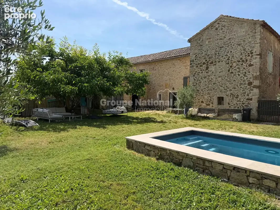 Mas de village avec appartement, piscine et dépendances - photo 10