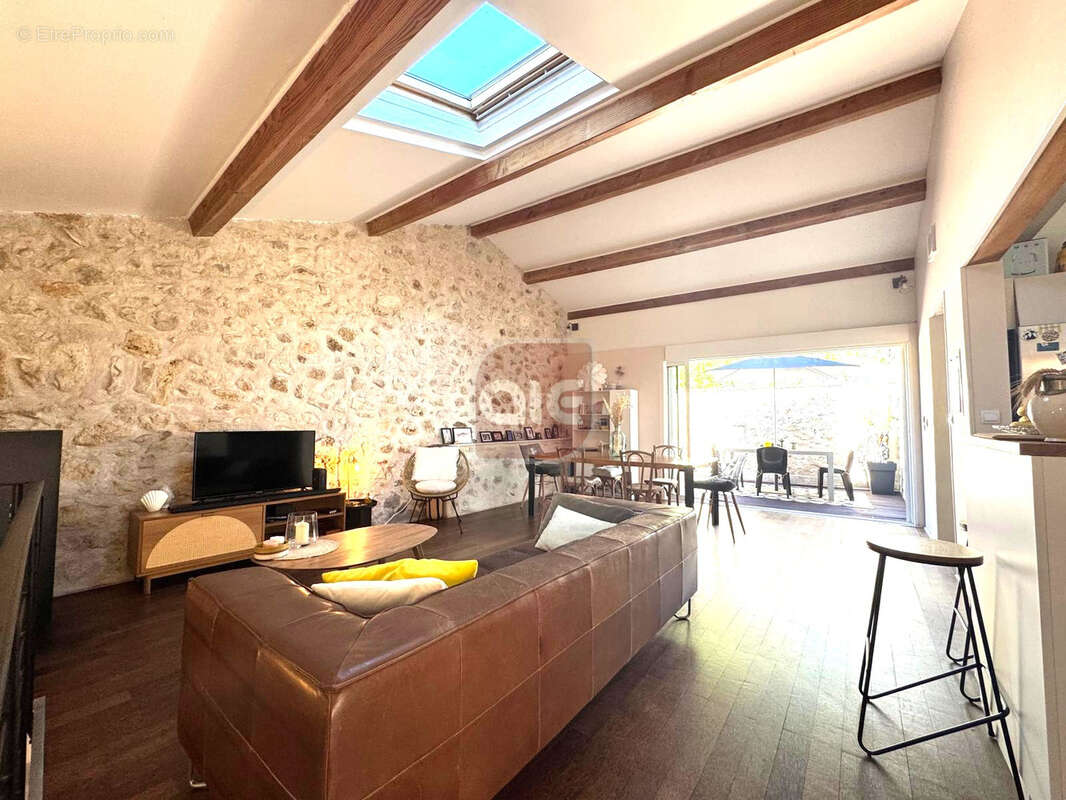 Maison à VAILHAUQUES