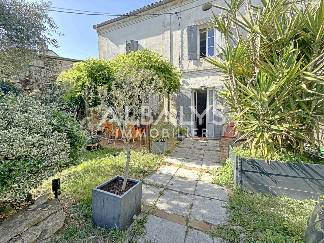 Maison à FRONSAC