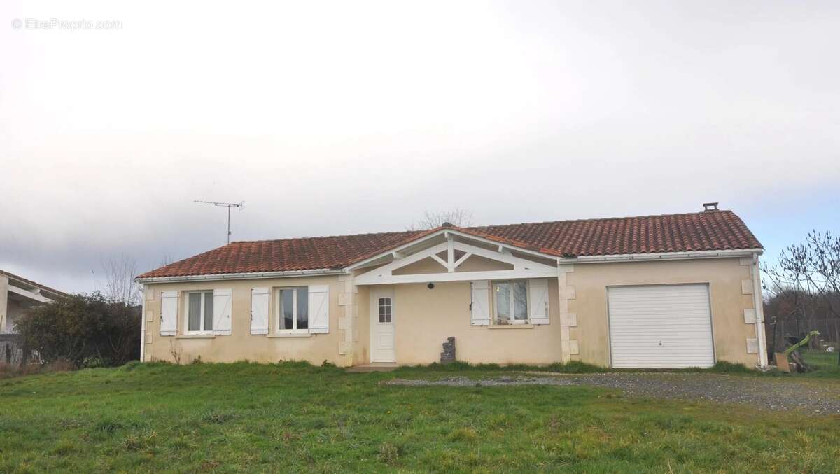 Maison à PILLAC