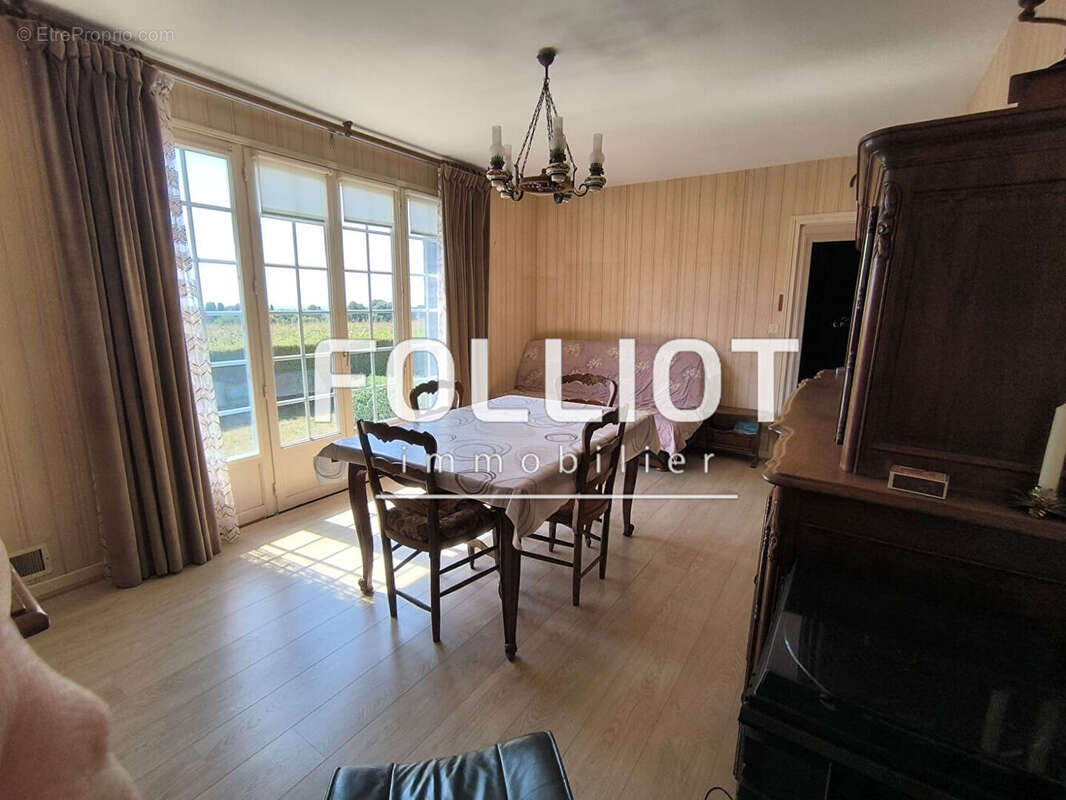 Maison à AGON-COUTAINVILLE