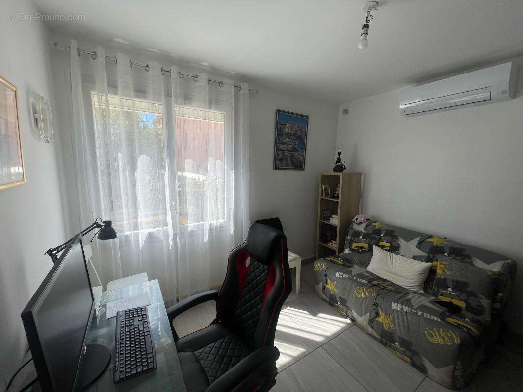 Appartement à SIX-FOURS-LES-PLAGES