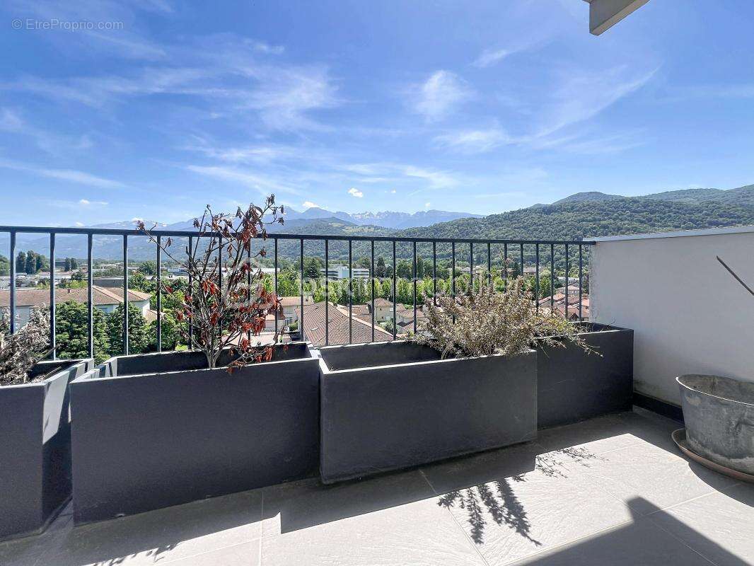 Appartement à SAINT-MARTIN-D'HERES