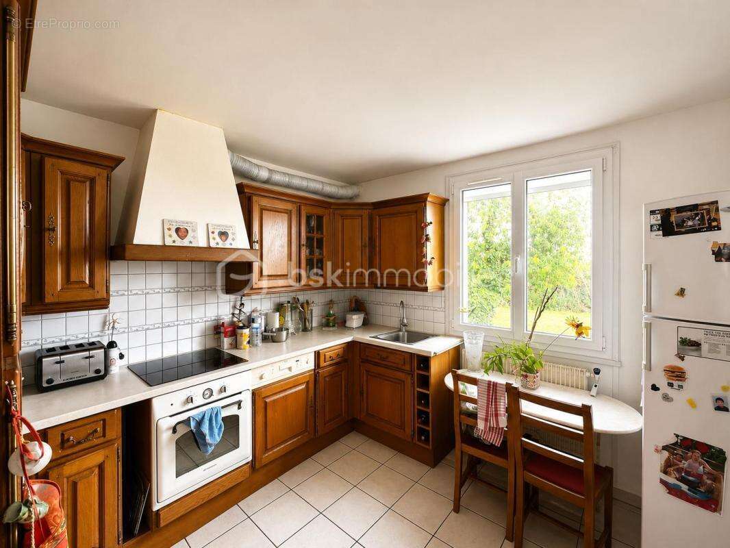 À seulement quelques minutes de Nangis – Pavillon familial de 105 m² avec sous-sol total sur 660 m² de terrain - photo 4