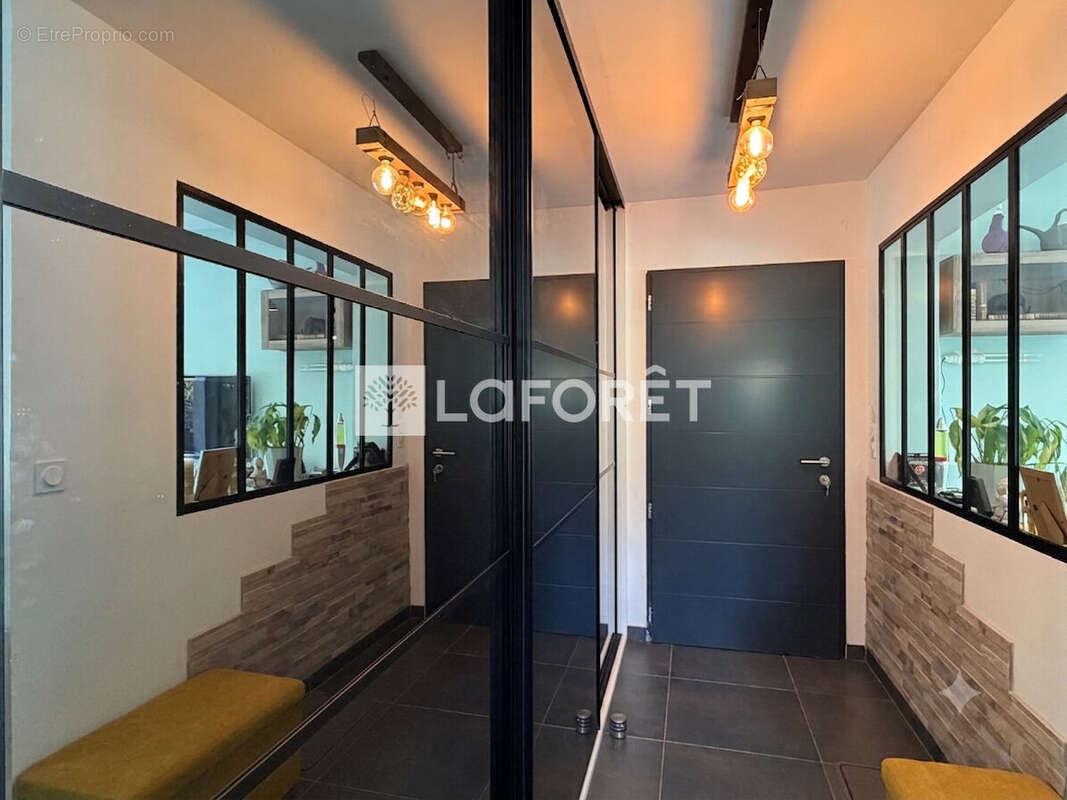 Maison contemporaine toit plat avec piscine - Cépet - photo 6